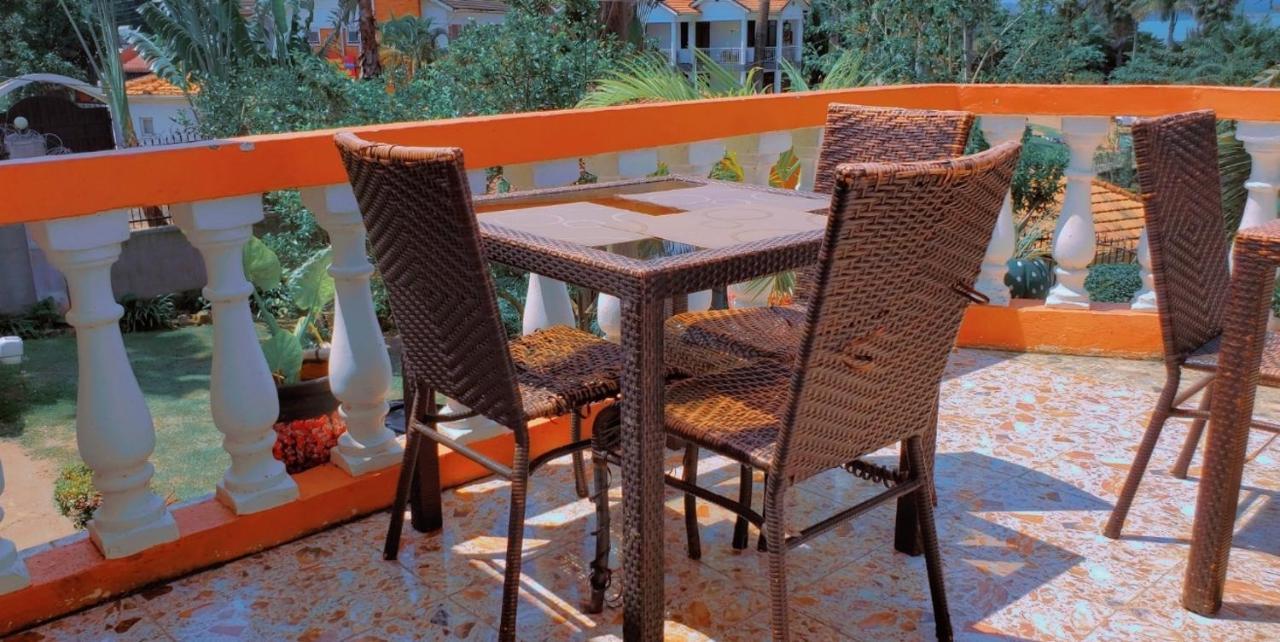 La Feve Beach Bed And Breakfast Entebbe Bagian luar foto