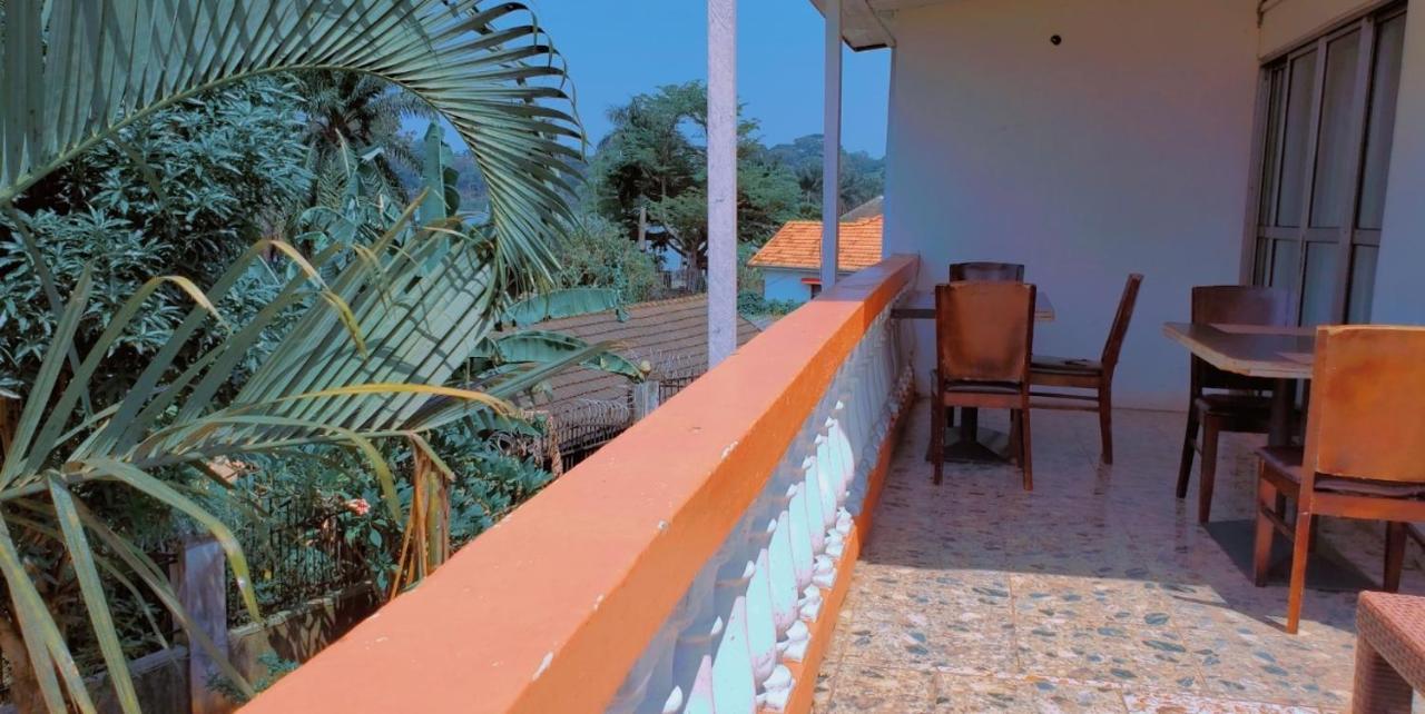 La Feve Beach Bed And Breakfast Entebbe Bagian luar foto