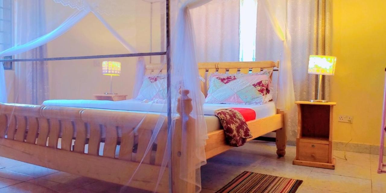 La Feve Beach Bed And Breakfast Entebbe Bagian luar foto