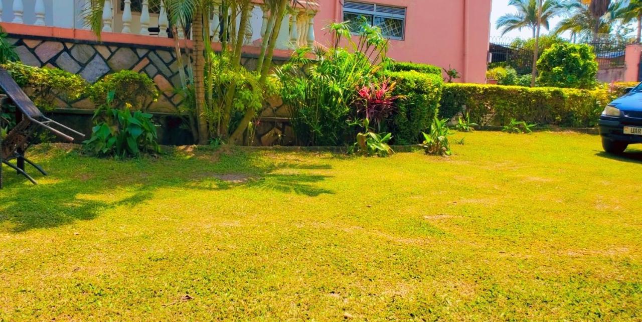 La Feve Beach Bed And Breakfast Entebbe Bagian luar foto
