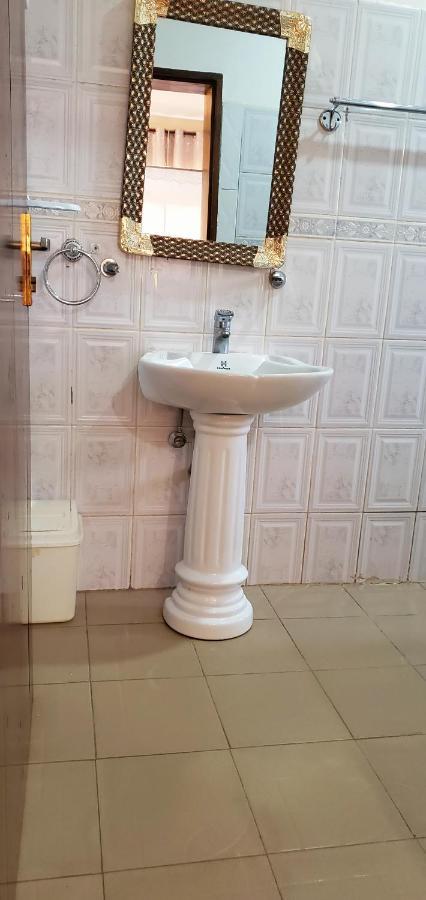 La Feve Beach Bed And Breakfast Entebbe Bagian luar foto