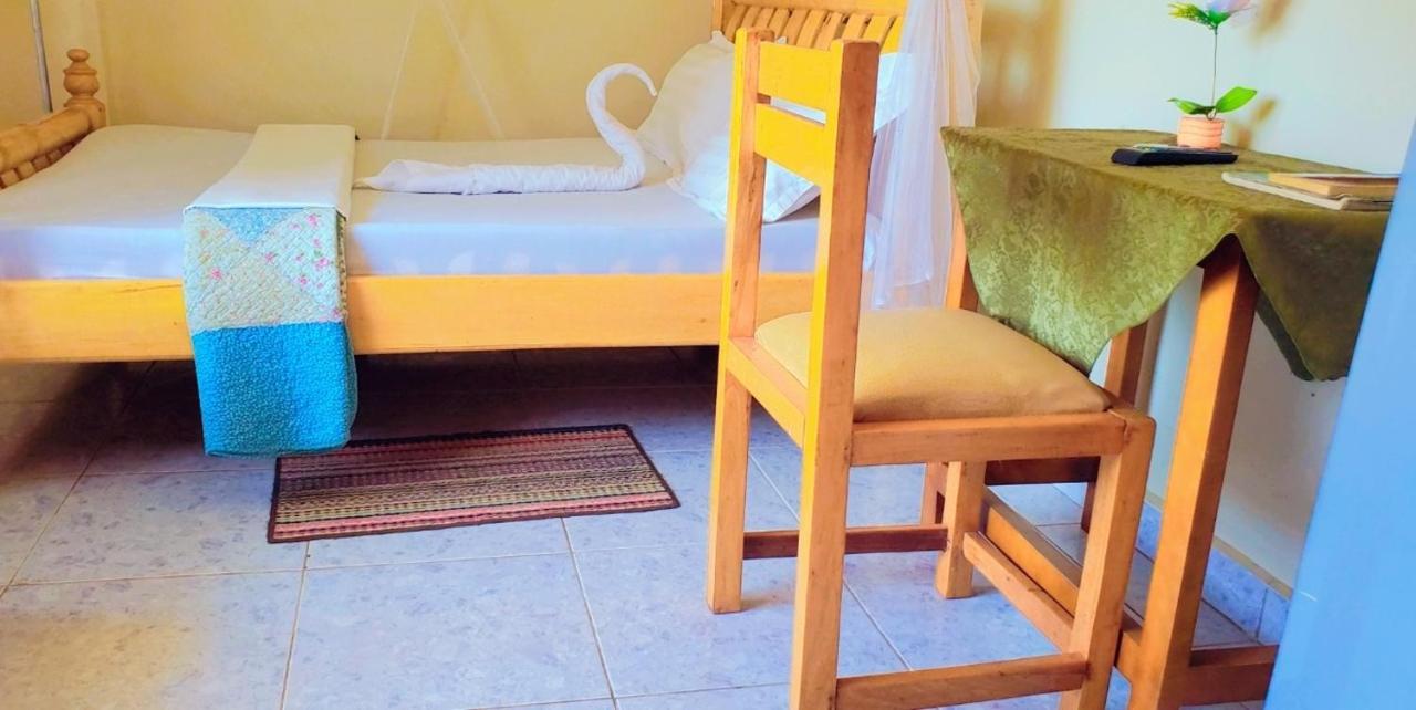 La Feve Beach Bed And Breakfast Entebbe Bagian luar foto