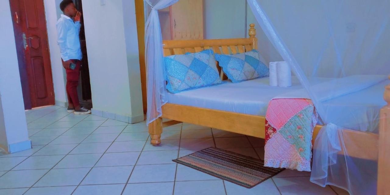 La Feve Beach Bed And Breakfast Entebbe Bagian luar foto