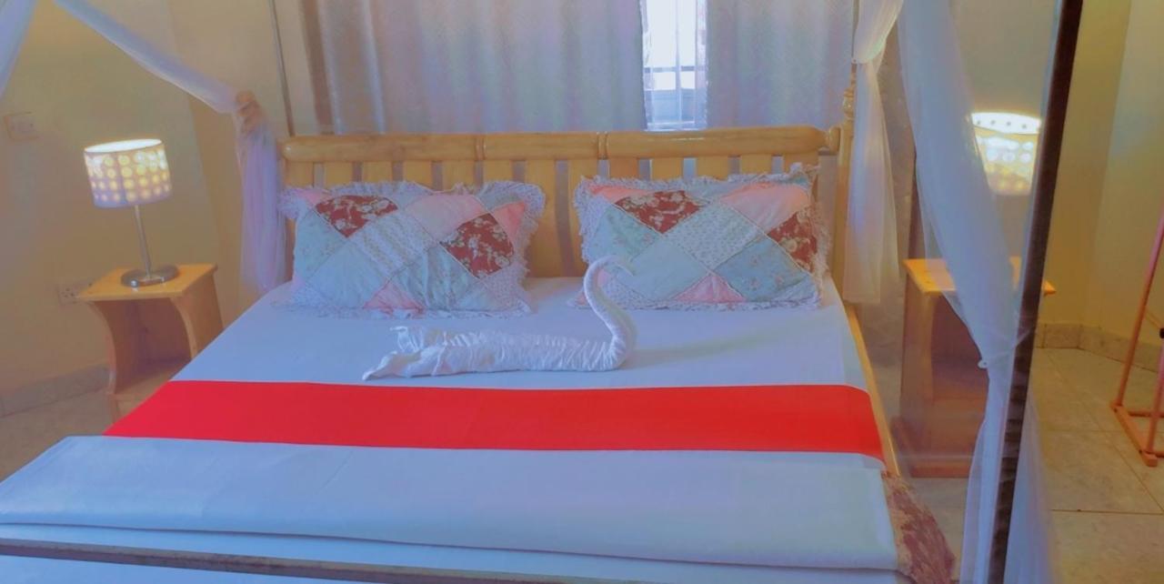 La Feve Beach Bed And Breakfast Entebbe Bagian luar foto