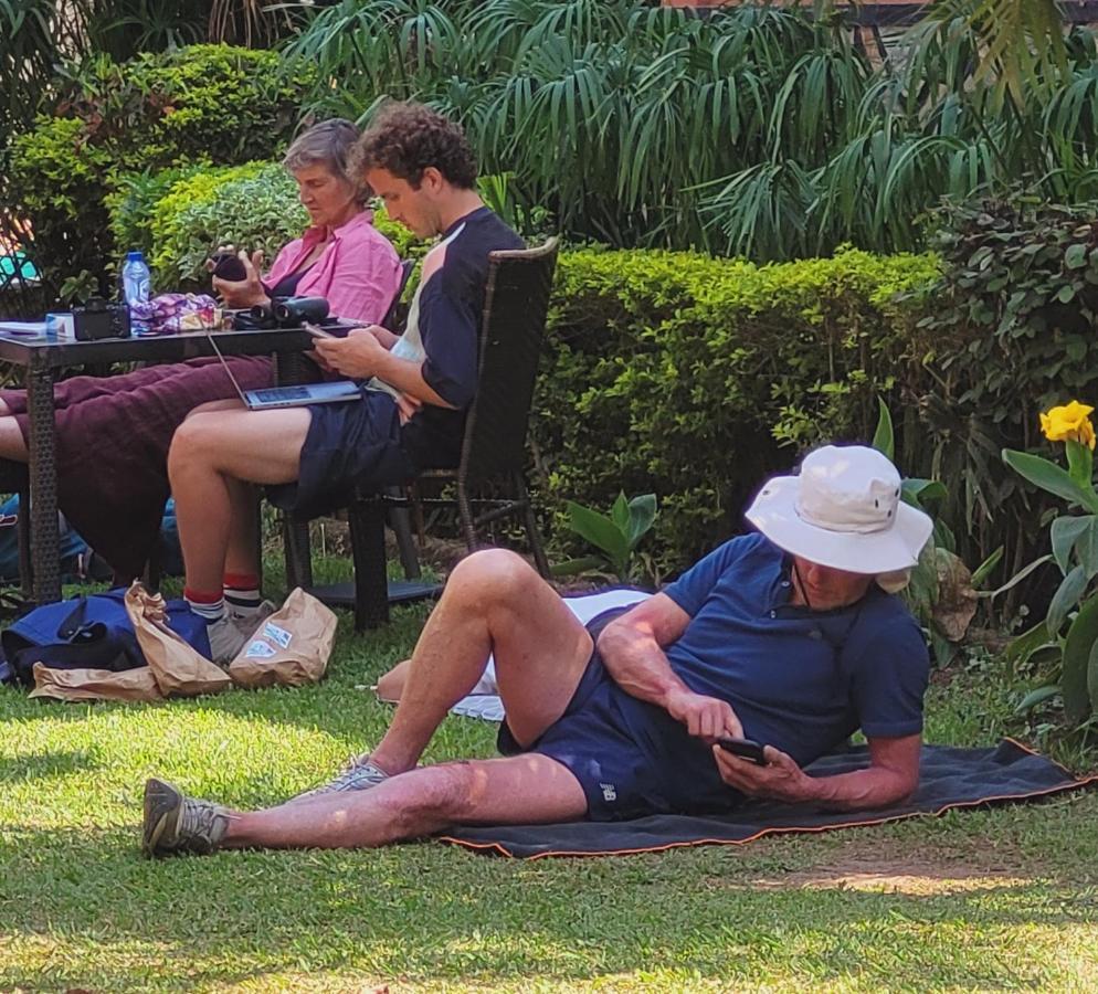 La Feve Beach Bed And Breakfast Entebbe Bagian luar foto